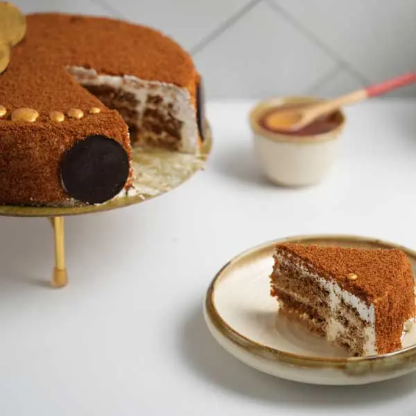 russian-honey-cut-piece.webp